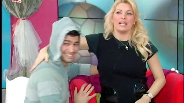 همسر من سکسی می شود، با همسایه مانده است به فاک