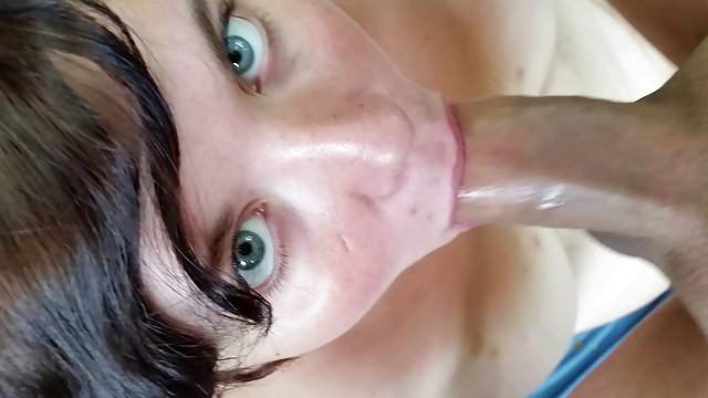 کمی از سوزاندن جشن کریسمس خوردن pussies خود را