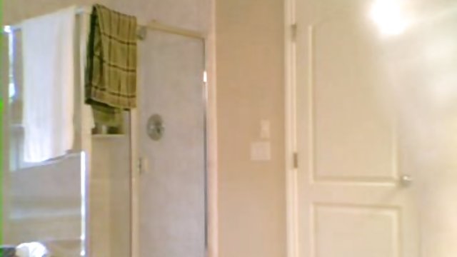 همکار من یک ضربه ی وحشیانه به من می دهد