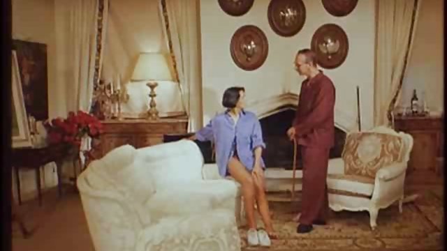 من مادرم از ورزشگاه آمده ..، دمار از روزگارمان درآورد که الاغ است .. !!