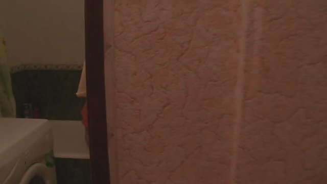 با همسایه تماس بگيريد و به او بگوييد چه شغلی در انتظار شماست