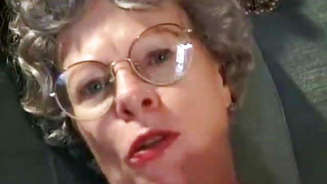 نام او Aylen Moon است و این اولین فیلم XXX آن است